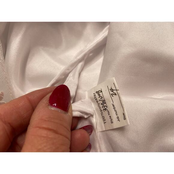 Wedding dress / white - Picture 13 of 16